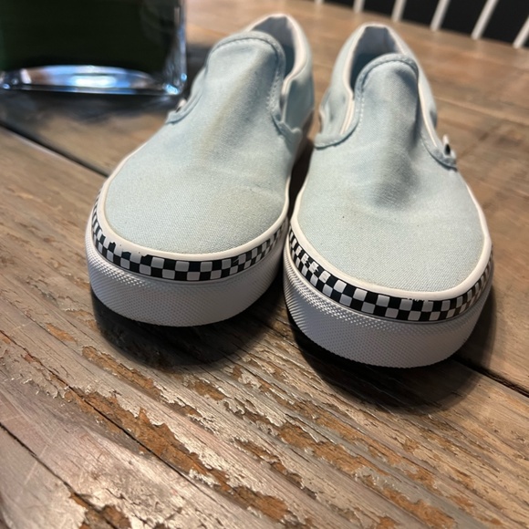 Vans - Picture 2 of 5